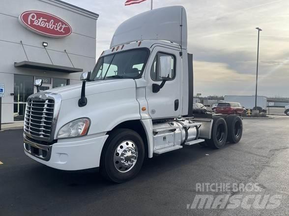 Freightliner CASCADIA 125 Tahače