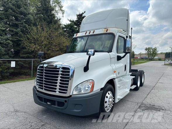 Freightliner CASCADIA 125 Tahače