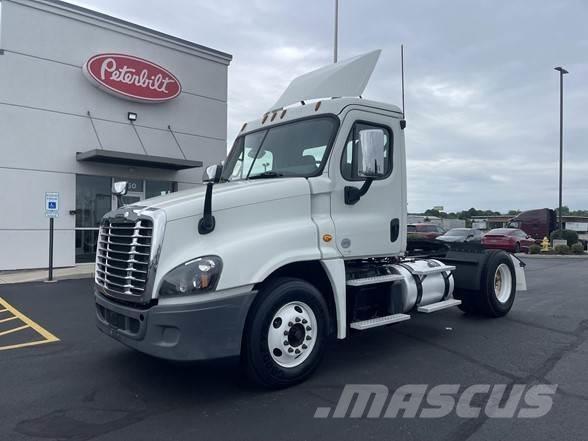 Freightliner CASCADIA 125 Tahače