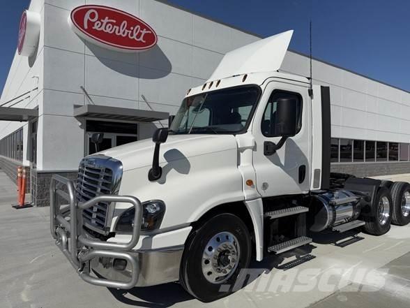 Freightliner CASCADIA 125 Tahače