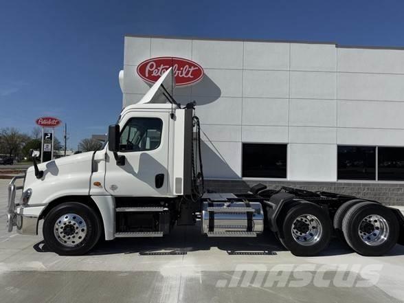 Freightliner CASCADIA 125 Tahače