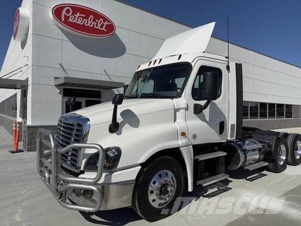 Freightliner CASCADIA 125 Tahače