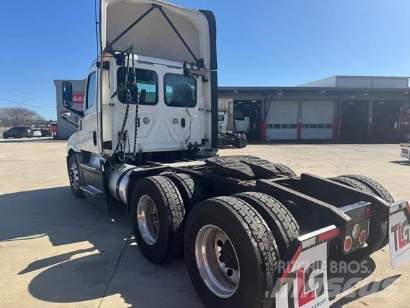 Freightliner CASCADIA 126 Tahače