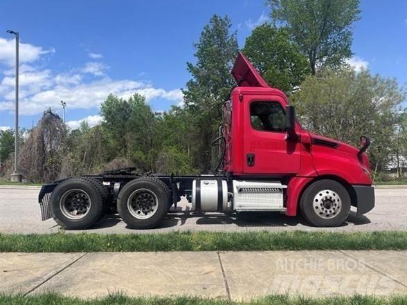 Freightliner CASCADIA 126 Tahače