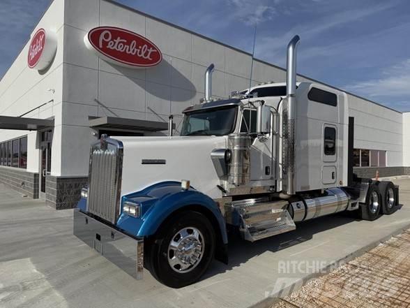 Kenworth W900B Tahače