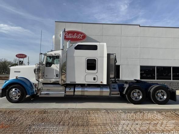 Kenworth W900B Tahače