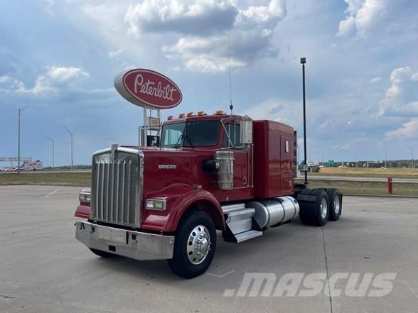 Kenworth W900B Tahače