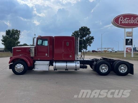 Kenworth W900B Tahače
