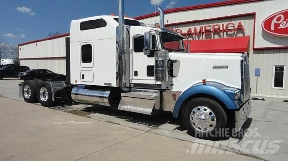 Kenworth W900L Tahače