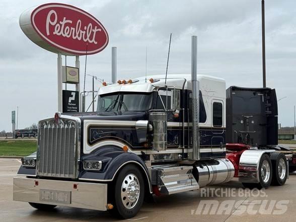 Kenworth W900L Tahače