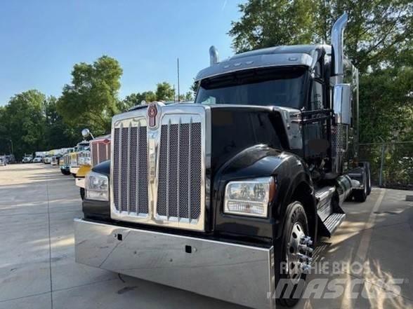 Kenworth W990 Tahače
