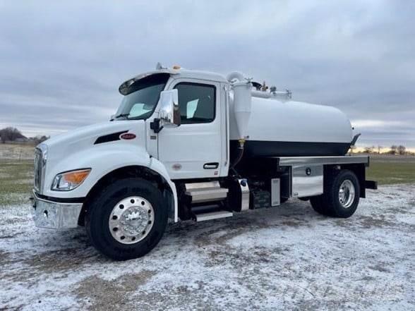 Peterbilt 536 Cisternové vozy
