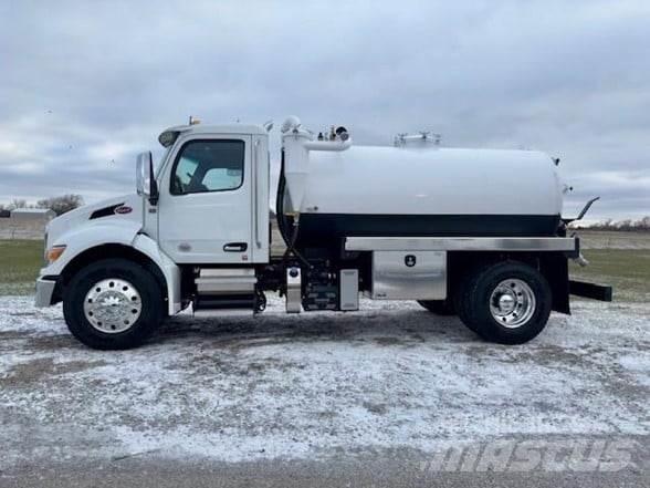 Peterbilt 536 Cisternové vozy