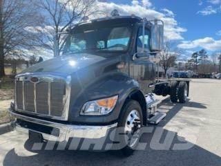 Peterbilt 536 Nákladní vozidlo bez nástavby