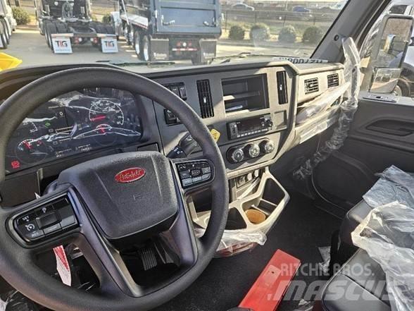 Peterbilt 536 Nákladní vozidlo bez nástavby