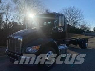Peterbilt 536 Nákladní vozidlo bez nástavby