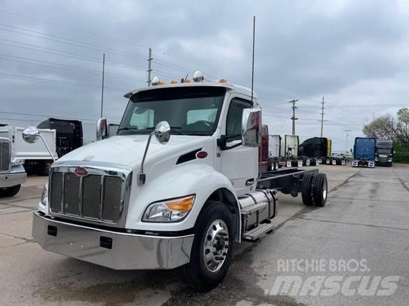 Peterbilt 536 Nákladní vozidlo bez nástavby