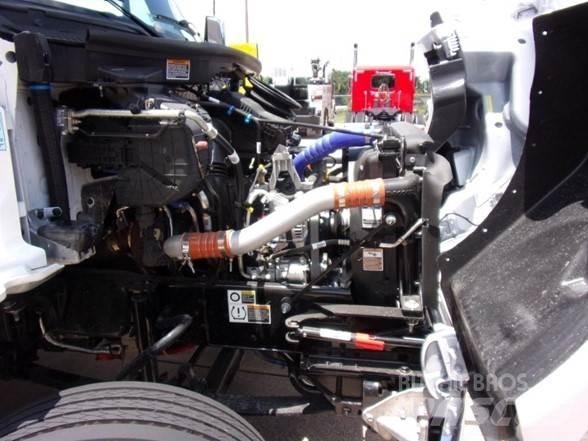 Peterbilt 536 Skříňová nástavba