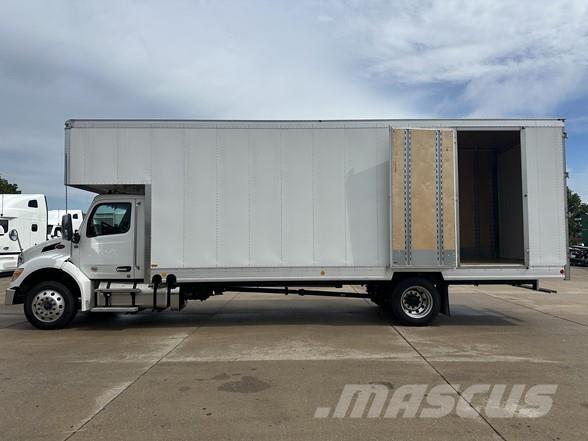 Peterbilt 536 Skříňová nástavba