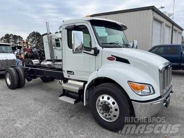 Peterbilt 537 Nákladní vozidlo bez nástavby