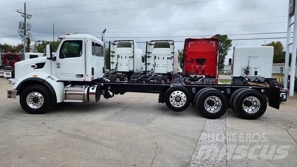 Peterbilt 567 Nákladní vozidlo bez nástavby