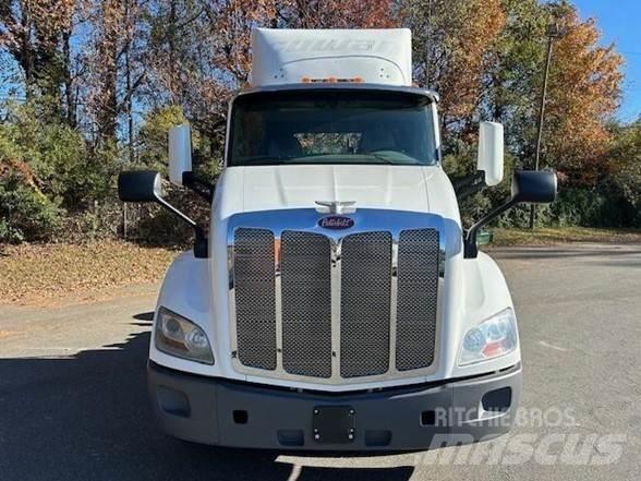 Peterbilt 579 Tahače