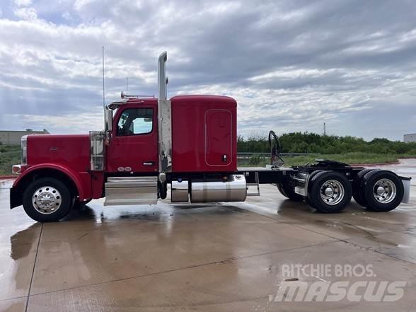 Peterbilt 589 Tahače