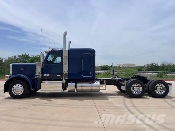 Peterbilt 589 Tahače