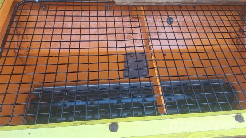 Rauch UKS 100 Sypače písku a soli