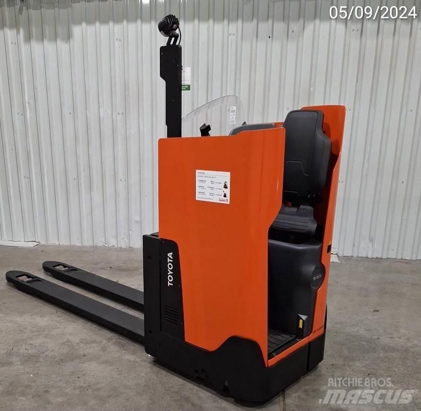 BT LSI200 Ruční paletový vozík