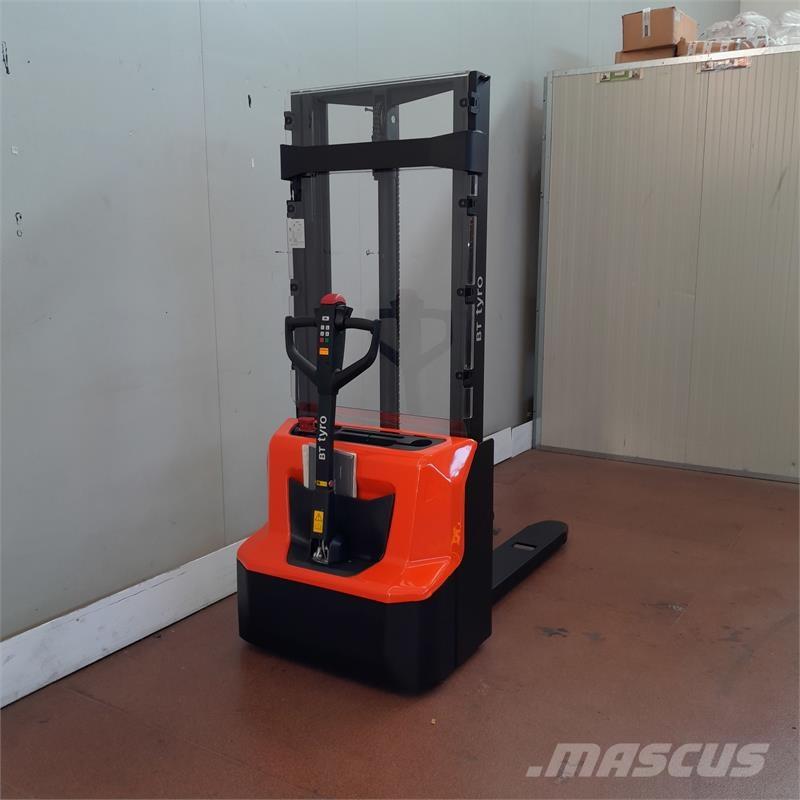 BT SHE100 Ruční paletové vozíky