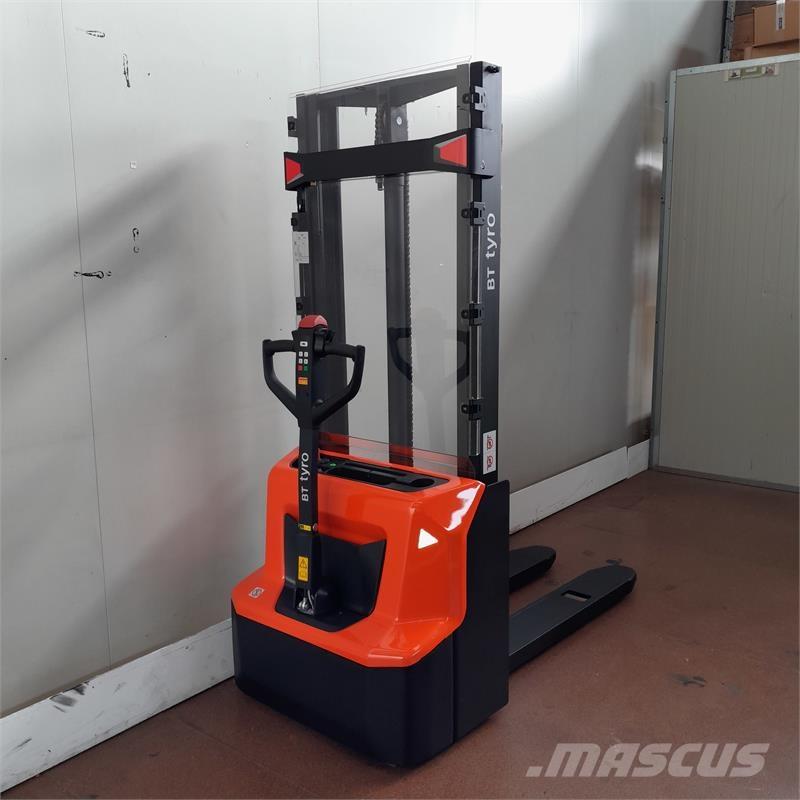 BT SHE100 Ruční paletové vozíky