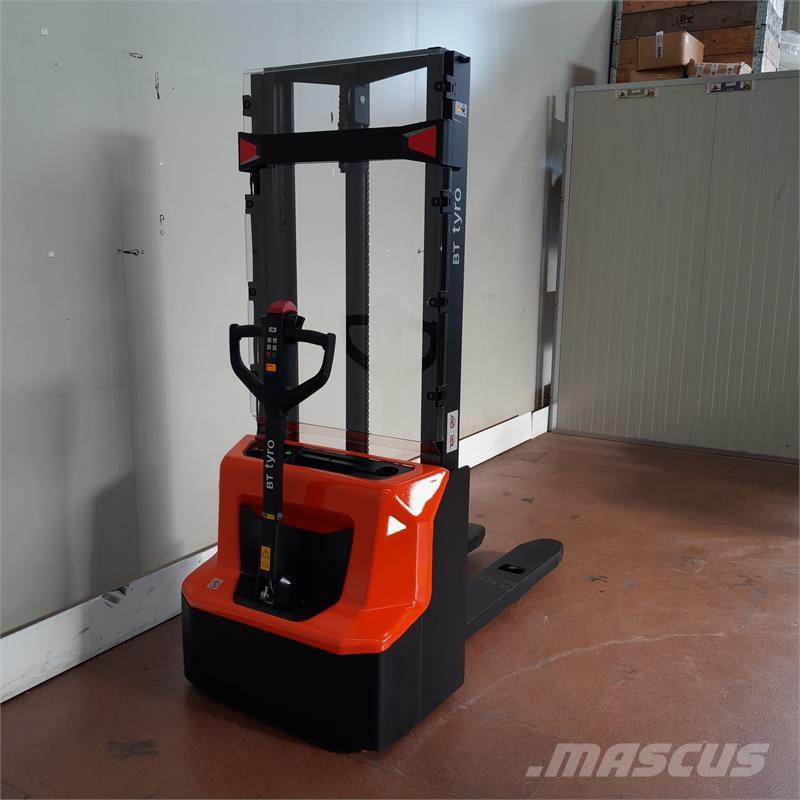 BT SHE100 Ruční paletové vozíky