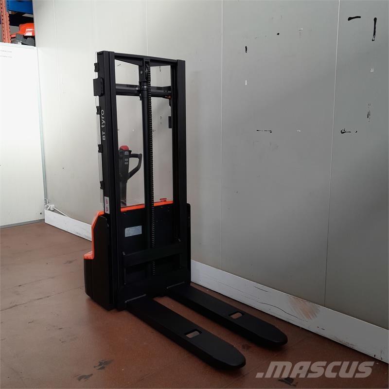 BT SHE100 Ruční paletové vozíky