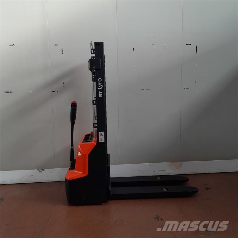 BT SHE100 Ruční paletové vozíky