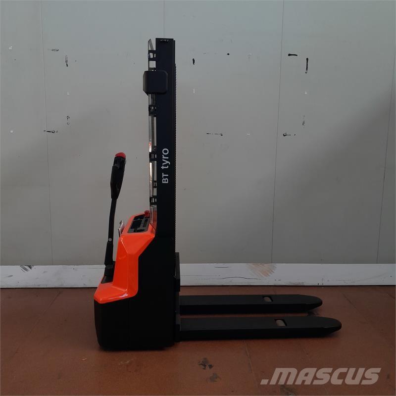 BT SHE100 Ruční paletové vozíky