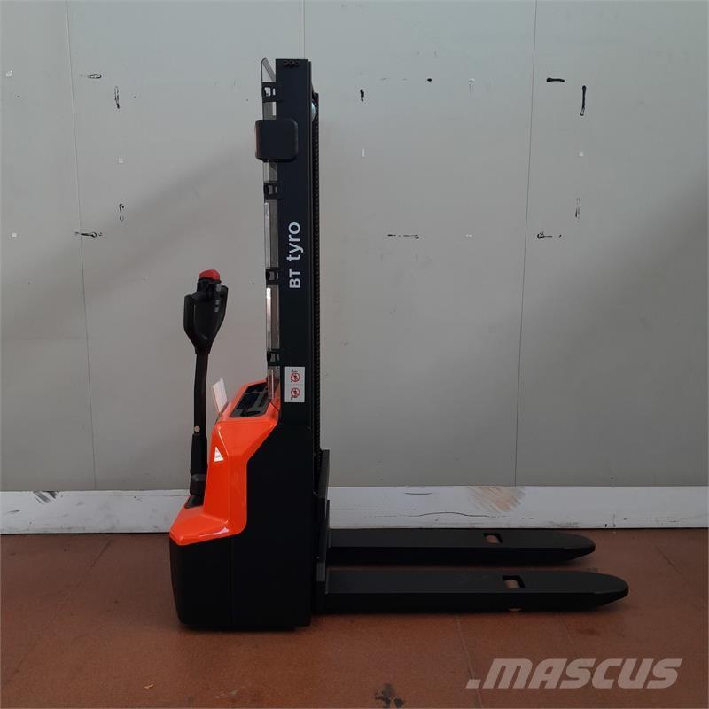 BT SHE100 Ruční paletové vozíky