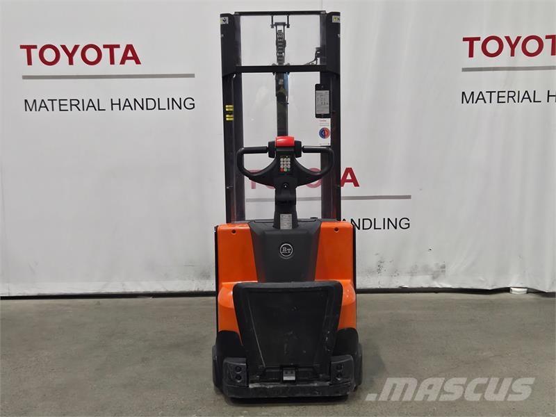 BT SWE120L Ručně vedené vysokozdvižné vozíky