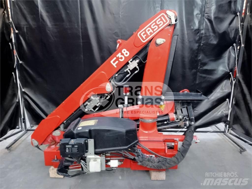 Fassi F38AF Nakládací jeřáby