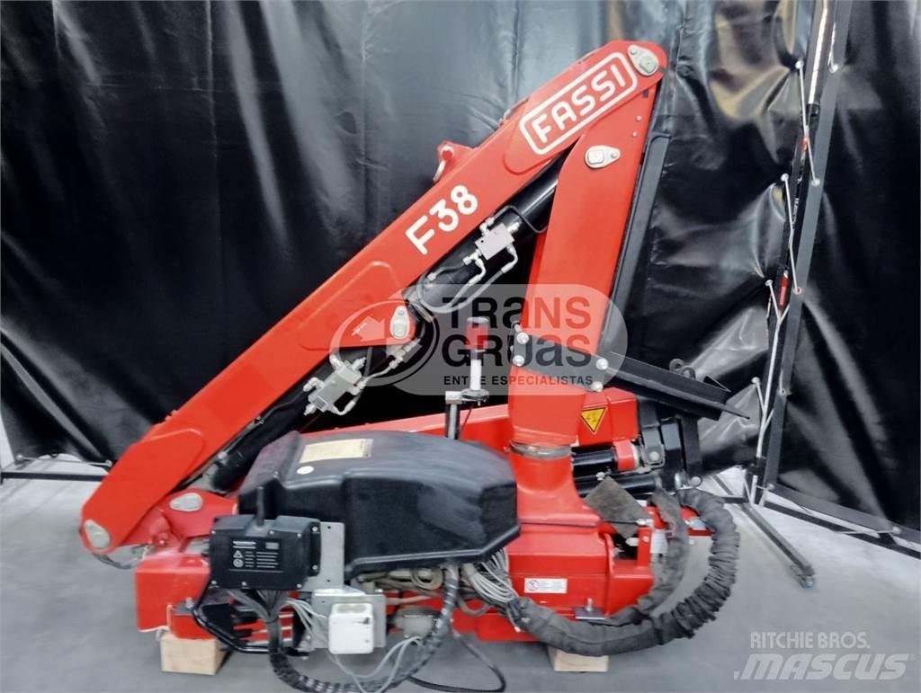 Fassi F38AF Nakládací jeřáby