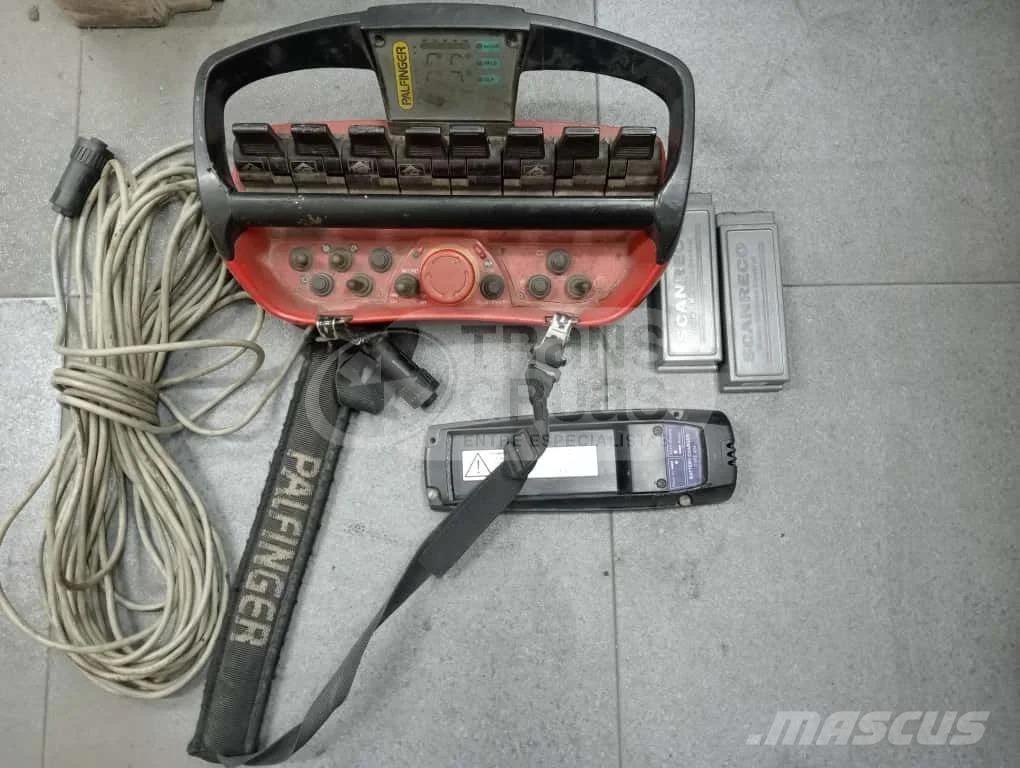 Palfinger PK 27000 Nakládací jeřáby