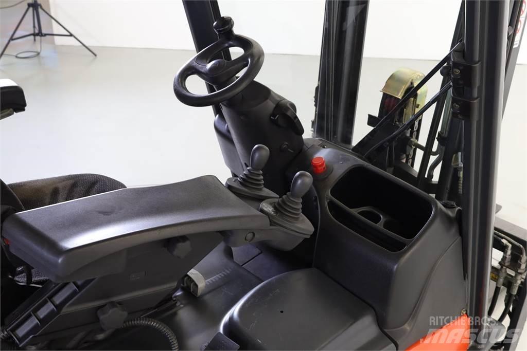 Linde E16L-01 Akumulátorové vozíky