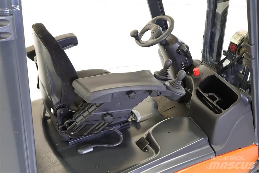 Linde E16L-01 Akumulátorové vozíky