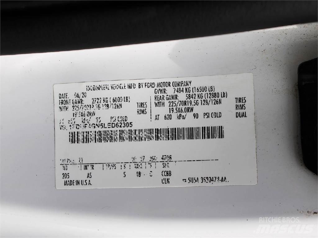 Ford F450 Skříňová nástavba