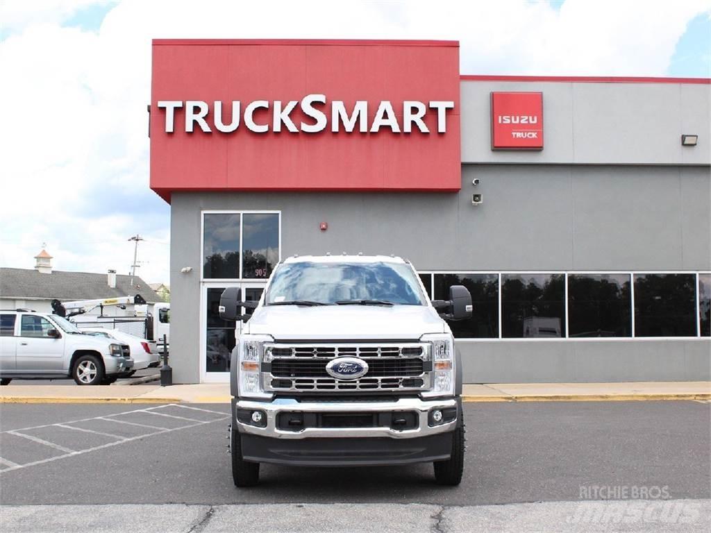 Ford F550 Nákladní vozidlo bez nástavby