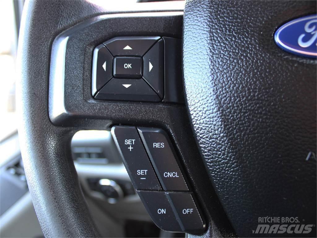 Ford F550 Sklápěče