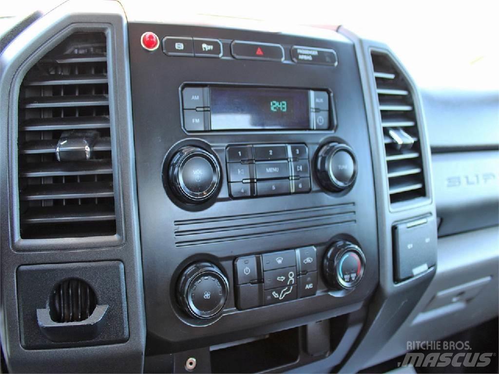Ford F550 Komunální / Multi-užitková vozidla