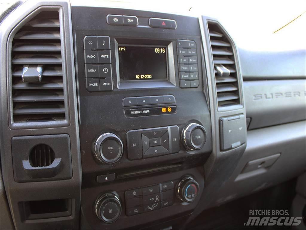 Ford F550 Komunální / Multi-užitková vozidla
