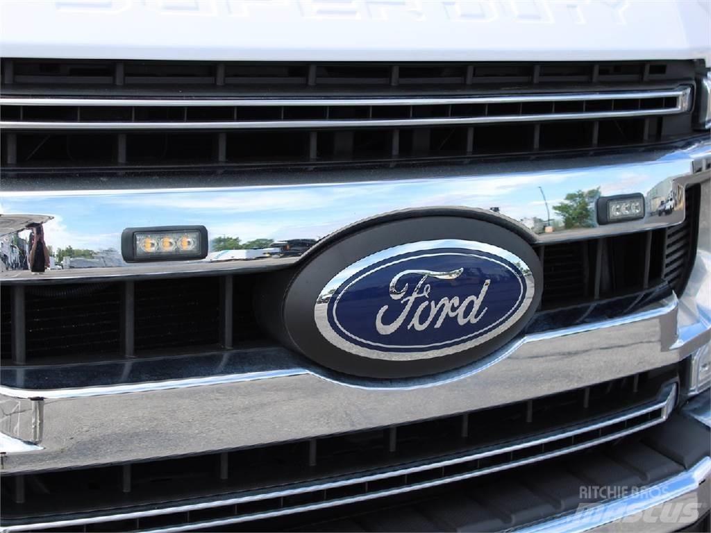 Ford F550 Komunální / Multi-užitková vozidla
