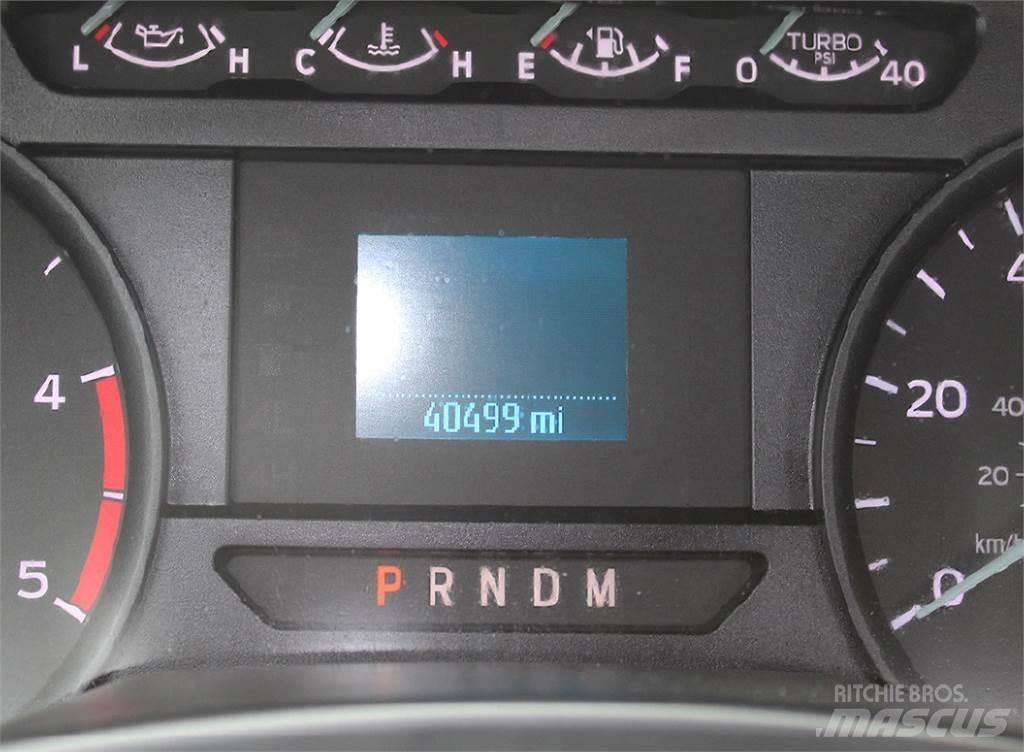 Ford F550 Komunální / Multi-užitková vozidla